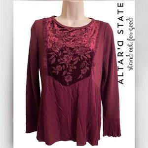 ☃️Altar’d state burgundy velvet embroidered top size small